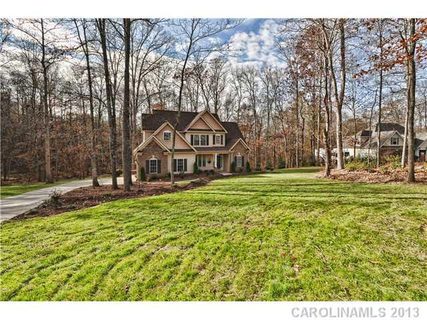 1909 Holly Bluff Court sold home in The Hylands, York, SC