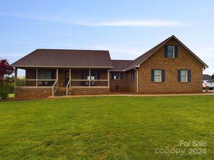 2685 Carriage Lane sold home in Grandview Farms, Lincolnton, NC