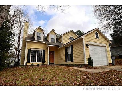 736 Foxborough Road sold home in Autumn Glen, Charlotte, NC