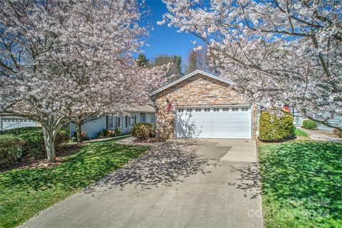 7 Holiday Drive sold home in Royal Pines Village, Arden, NC