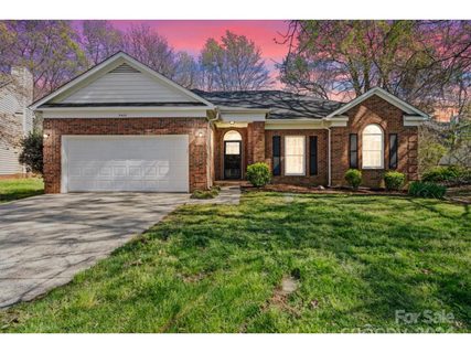 5400 Pecanbluff Court sold home in Oakdale Woods, Charlotte, NC