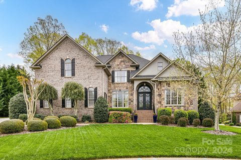 2045 Fitzhugh Lane sold home in Stratford Hall, Matthews, NC