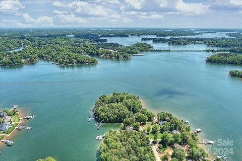 2815 Camden Pointe Drive sold home in Lakepointe South, Sherrills Ford, NC