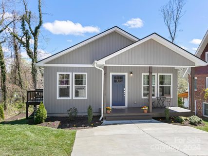 18 Laurel Loop