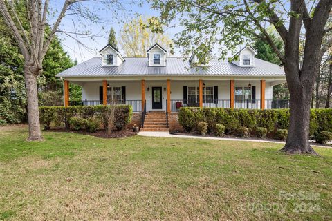 2549 Lake Shore Road