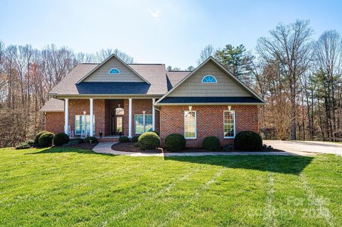 145 Windsor Drive sold home in Windsor Point, Taylorsville, NC