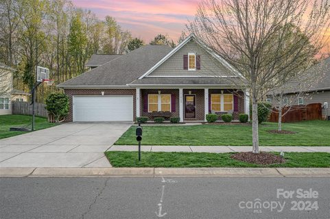 8103 Goodall Court sold home in Ravencroft, Mint Hill, NC