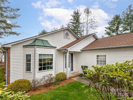 225 Hampton Court sold condo in Plantation Walk, Hendersonville, NC