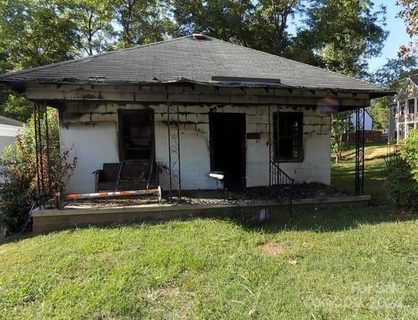 302 Lincoln Street sold home in Lincoln Park, Belmont, NC