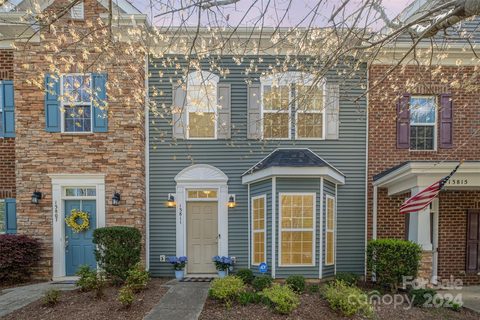 13811 Waverton Lane