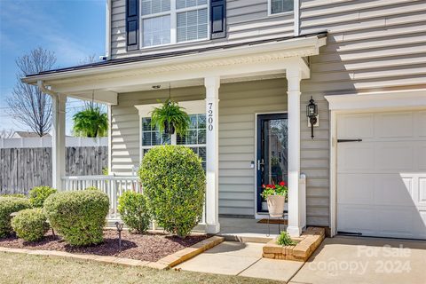 7200 Mark Place sold home in Fieldstone Manor, Matthews, NC