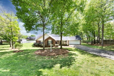 2705 Tara Drive sold home in Huntington Farms, Monroe, NC
