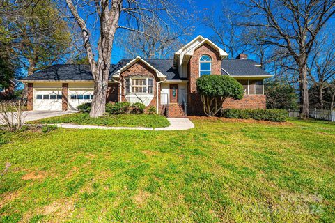 1052 10th Street Court sold home in The Pines, Hickory, NC