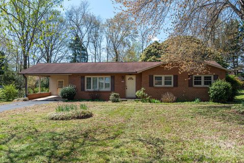 3143 Sharon Street sold home in Colonial Heights, Hickory, NC