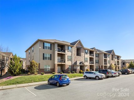 91 Brickton Village Circle 103