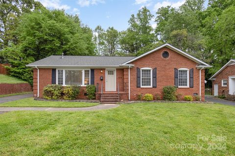 1915 Edgewater Drive