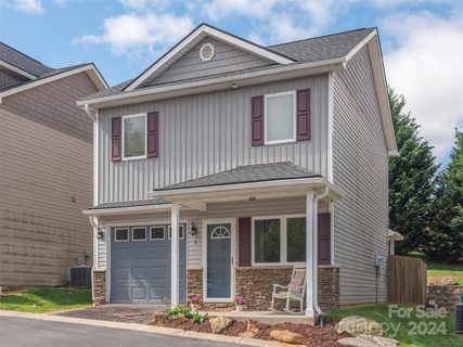 8 English Ivy Road sold home in Leicester Village, Asheville, NC