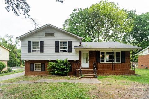 1001 Archdale Drive sold home in Montclaire South, Charlotte, NC
