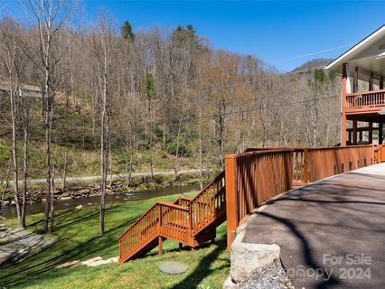 62 Kylie Lane sold home in Rivers Edge, Waynesville, NC