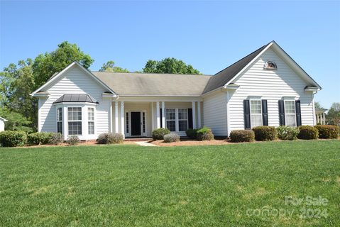 2020 Hollyhedge Lane