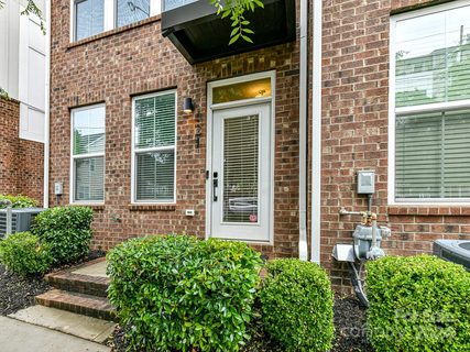 421 E 16th Street sold townhome in Parkwood Square, Charlotte, NC