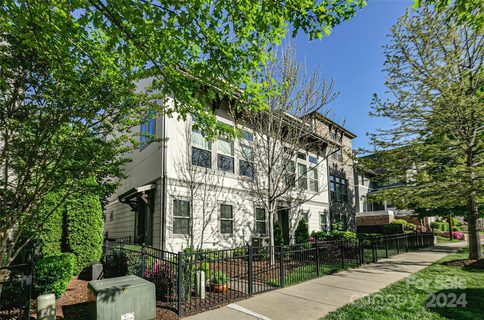 2518 Marshall Place