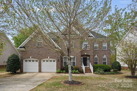 607 Evening Mist Drive sold home in Pleasant Glen, Fort Mill, SC