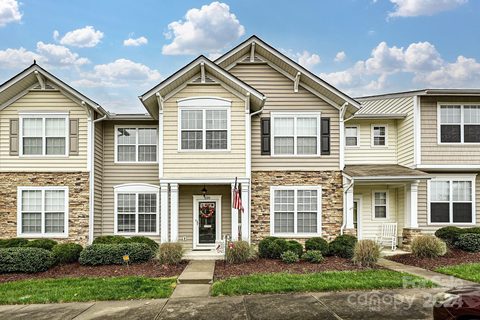 228 Dawn Mist Lane