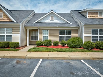727 Waterfall Way sold townhome in Harpers Mill, Lake Wylie, SC