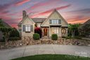1528 Shadow Forest Drive sold home in Matthews, SC