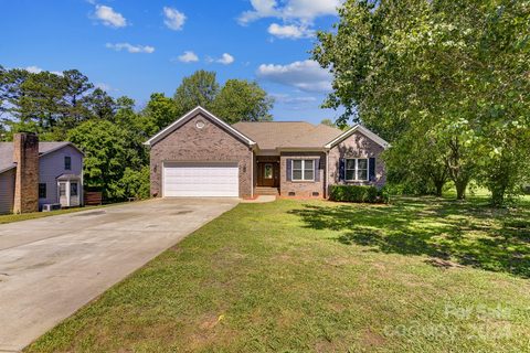220 Antelope Drive sold home in Deertrack, Mount Holly, NC