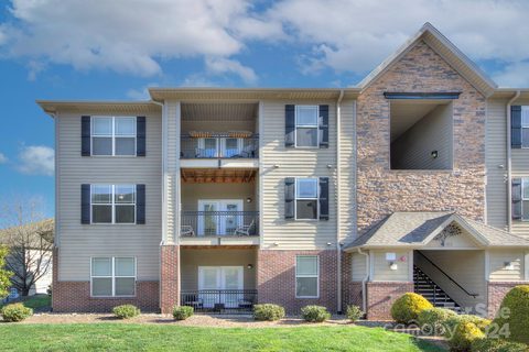 91 Brickton Village Circle 201