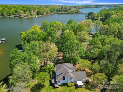 7351 Gabriel Street sold home in Caccia Cove, Sherrills Ford, NC
