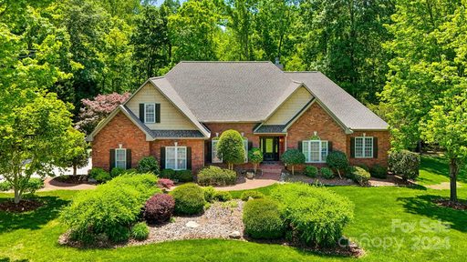 2269 Willow Creek Drive sold home in Fairway Farms, Newton, NC