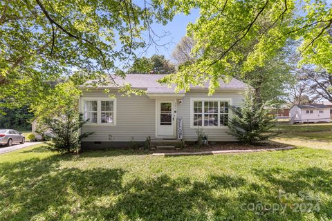 103 Willowbrook Circle sold home in Woodcrest, Lexington, NC