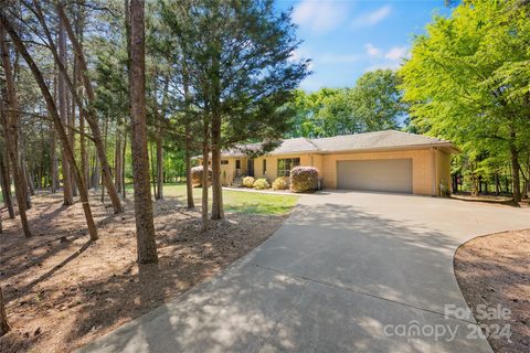 16201 Twin Cove Drive sold home in Twin Coves, Huntersville, NC