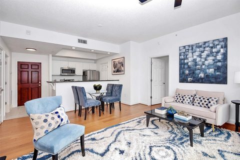 300 W 5th Street 515