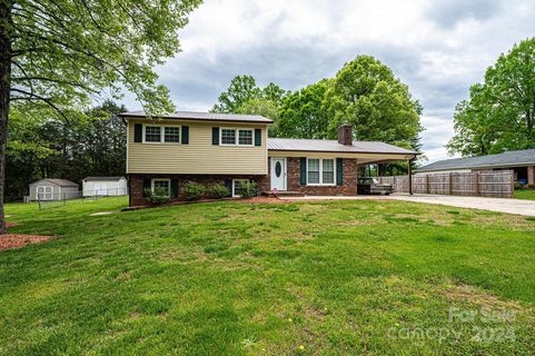 1661 Tanglewood Drive sold home in TANGLEWOOD PARK, Hickory, NC