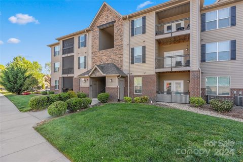 142 Brickton Village Circle 202