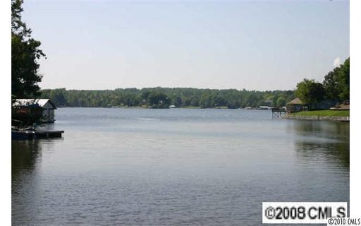 18328 Rosapenny Road sold home in Rosapenny Peninsula, Charlotte, NC
