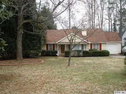 8138 Ashwood Drive sold home in Chestnut Ridge, Charlotte, NC