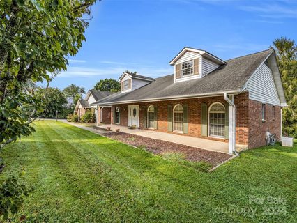 116 Mountain Valley Drive sold home in Mountain Valley, Hendersonville, NC