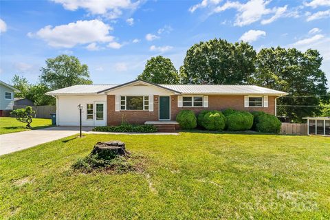 2820 21st Street sold home in Belle Meade, Hickory, NC