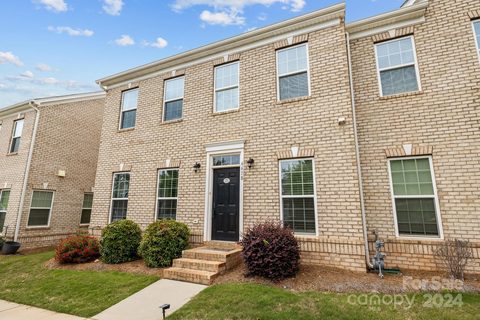 6618 Brighton Park Drive sold townhome in Mint Hill Commons, Mint Hill, NC
