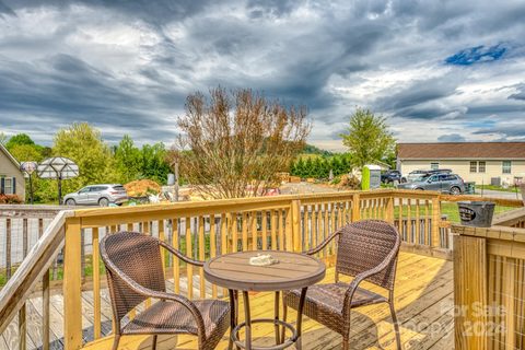35 Red Laurel Court sold home in Lone Laurel, Hendersonville, NC