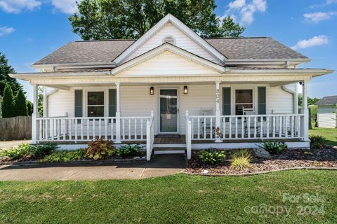 804 Brook Street sold home in Cottonwood, Belmont, NC
