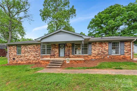 4312 Knightwood Drive sold home in Fox Run, Gastonia, NC