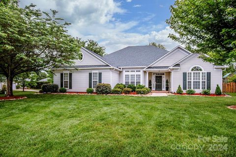 142 Lamplighter Lane