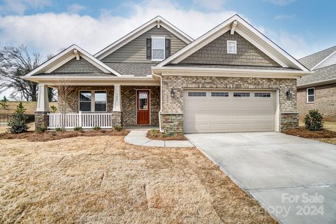 2124 Cadence Trace Drive