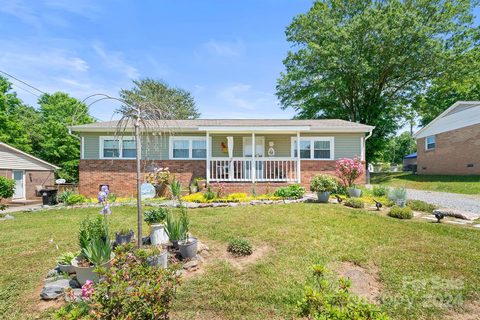1006 Cloverdale Lane sold home in Briarwood, Dallas, NC